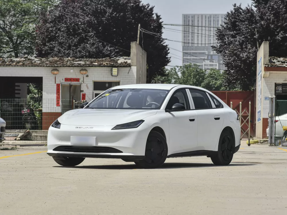 BAIC EU8