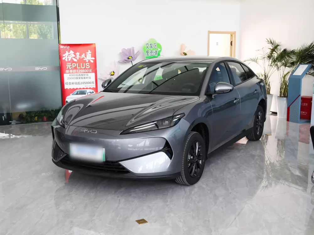 BYD e7