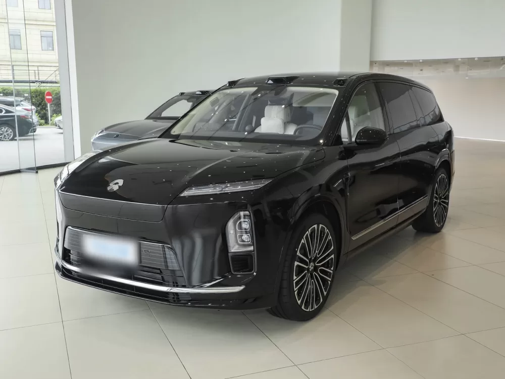 Nio ES8