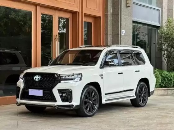 2018 Toyota Land Cruiser