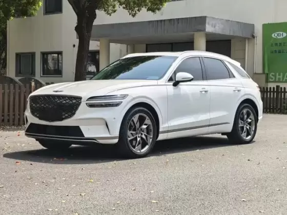 2024 Genesis Electrified GV70
