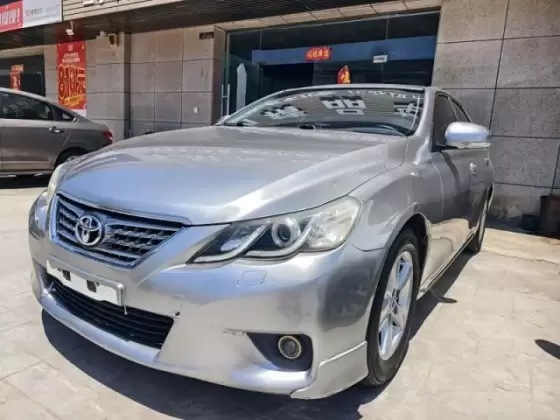 2012 Toyota Reiz