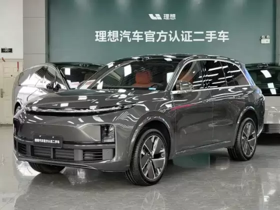 2025 Li Auto L8
