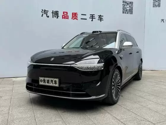 2025 AITO M9