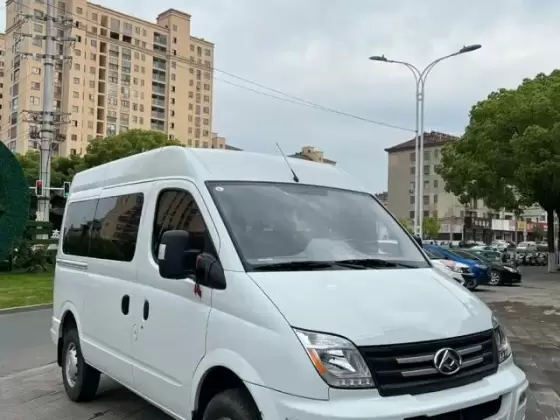 2023 Maxus V80