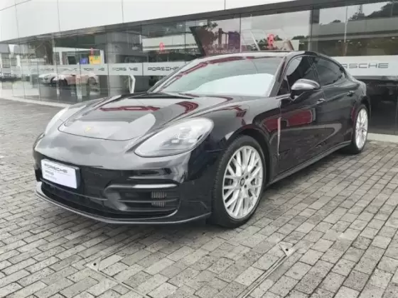 2022 Porsche Panamera