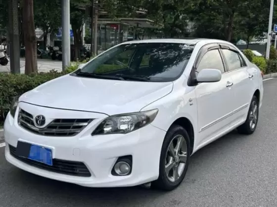 2013 Toyota Toyota 2013 Corolla 1.8 CVT GL-i Extreme Cool Special Edition