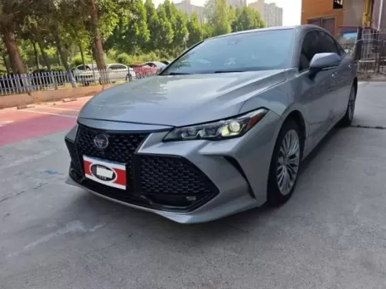 2019 Toyota Toyota Avalon 2019 Asian Dragon Hybrid 2.5 CVT XLE Prestige