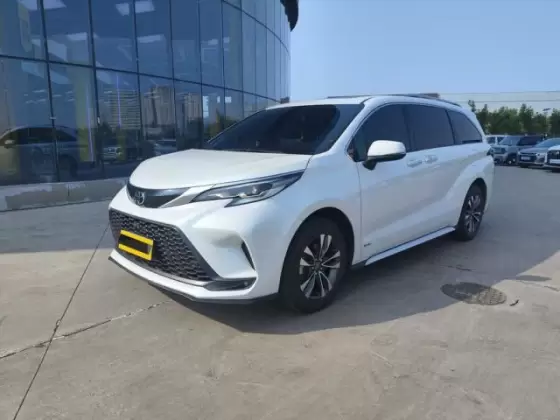 Toyota Toyota 2024 Granvia HYBRID 2.5 CVT Luxury Edition