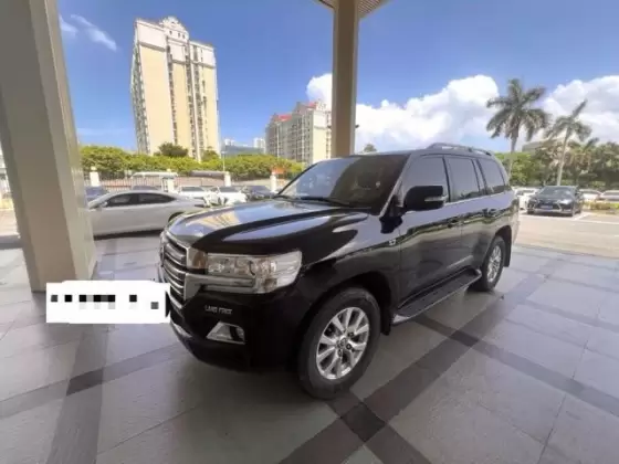2019 Toyota Toyota Land Cruiser (Imported) 2019 Land Cruiser 5.7 4x4 VXR (Middle East specification)