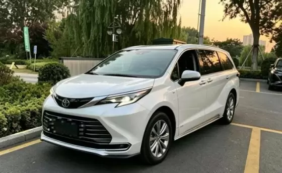 2024 Toyota Sienna