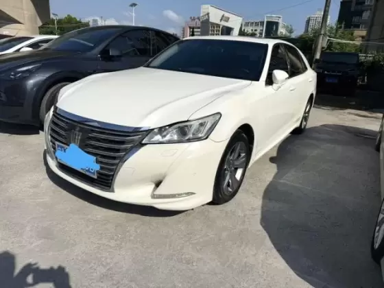 2017 Toyota Crown