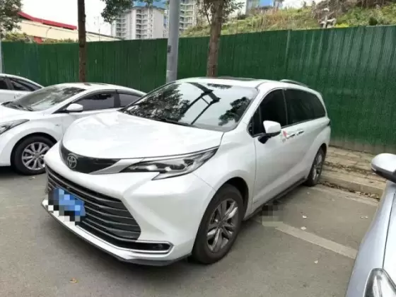 2025 Toyota Sienna