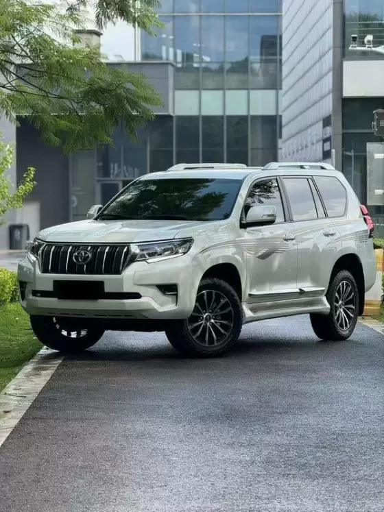 2023 Toyota Land Cruiser Prado