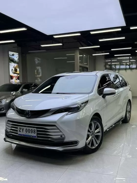 2023 Toyota Sienna
