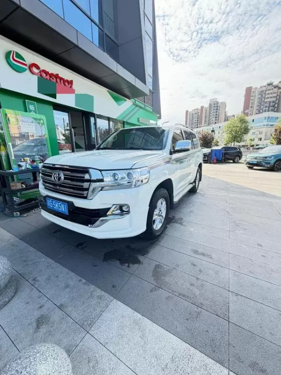 2017 Toyota Land Cruiser