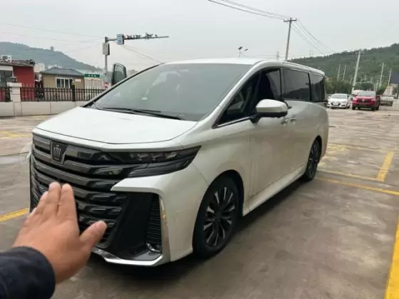 2024 Toyota Vellfire