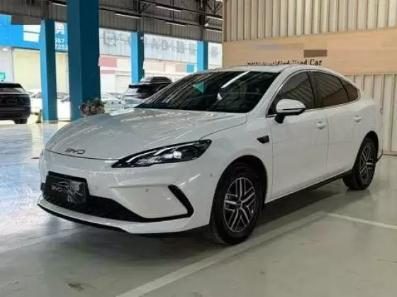 2025 BYD BYD Seal