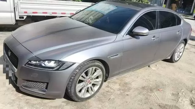 Jaguar 2018 XFL 2.0T 250 PS Premium Edition