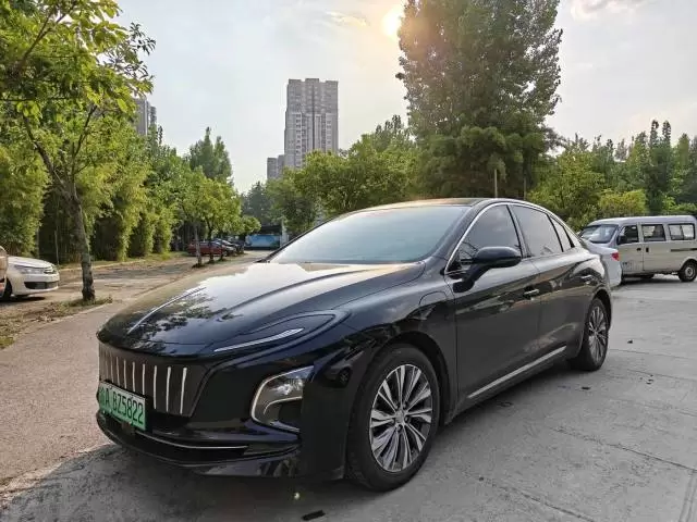 Hongqi 2022 E-QM5 431km Charging Enjoy Version