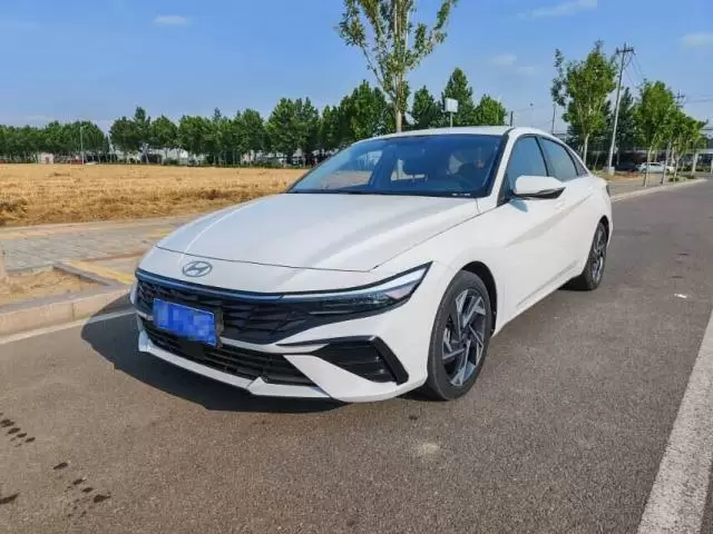 Hyundai 2023 Elantra Sedan 1.5 CVT LUX Prestige Version