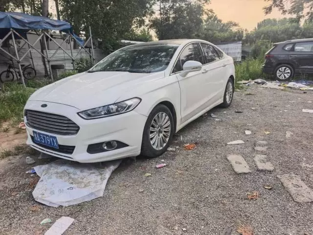 Ford 2013 Mondeo 2.0T GTDi200 Fashion Model
